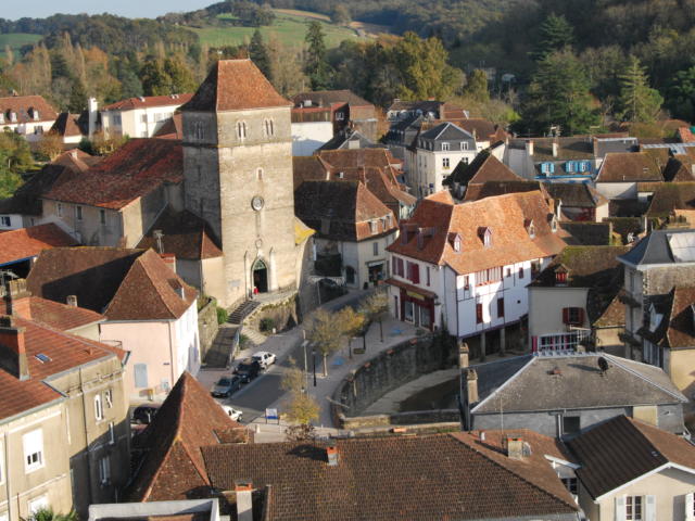 L'église et le Saleys à Salies-de-Béarn