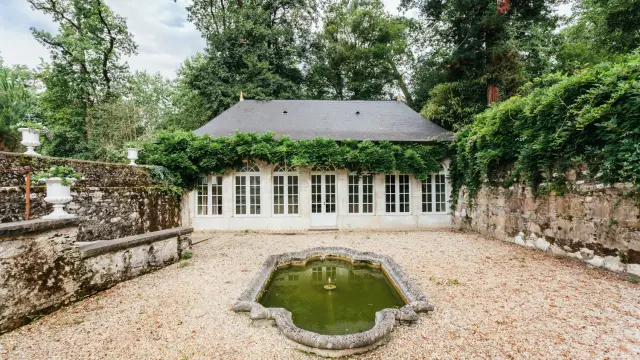 Chateau De Laas Orangeraie
