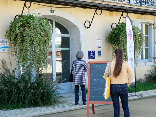 Bureau d'accueil de l'Office de tourisme à Sauveterre-de-Béarn
