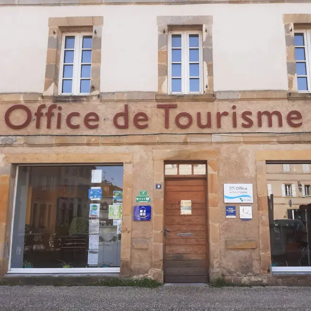 Bureau d'accueil de l'office de tourisme à Navarrenx