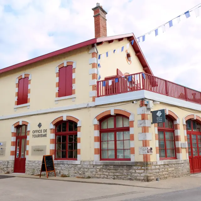 Bureau d'accueil de l'Office de tourisme à Salies-de-Béarn
